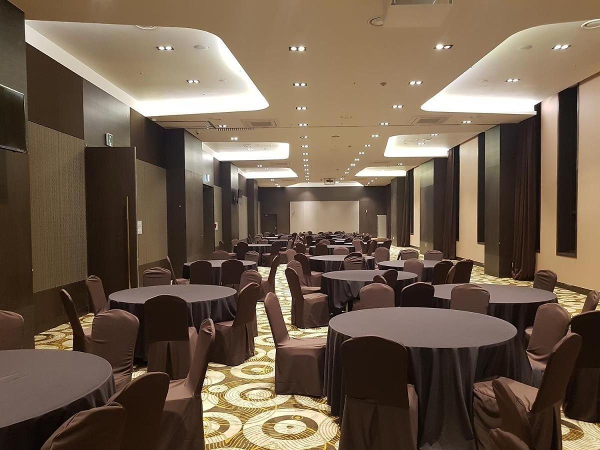 Golden Harbor Hotel Pyeongtaek Bagian luar foto