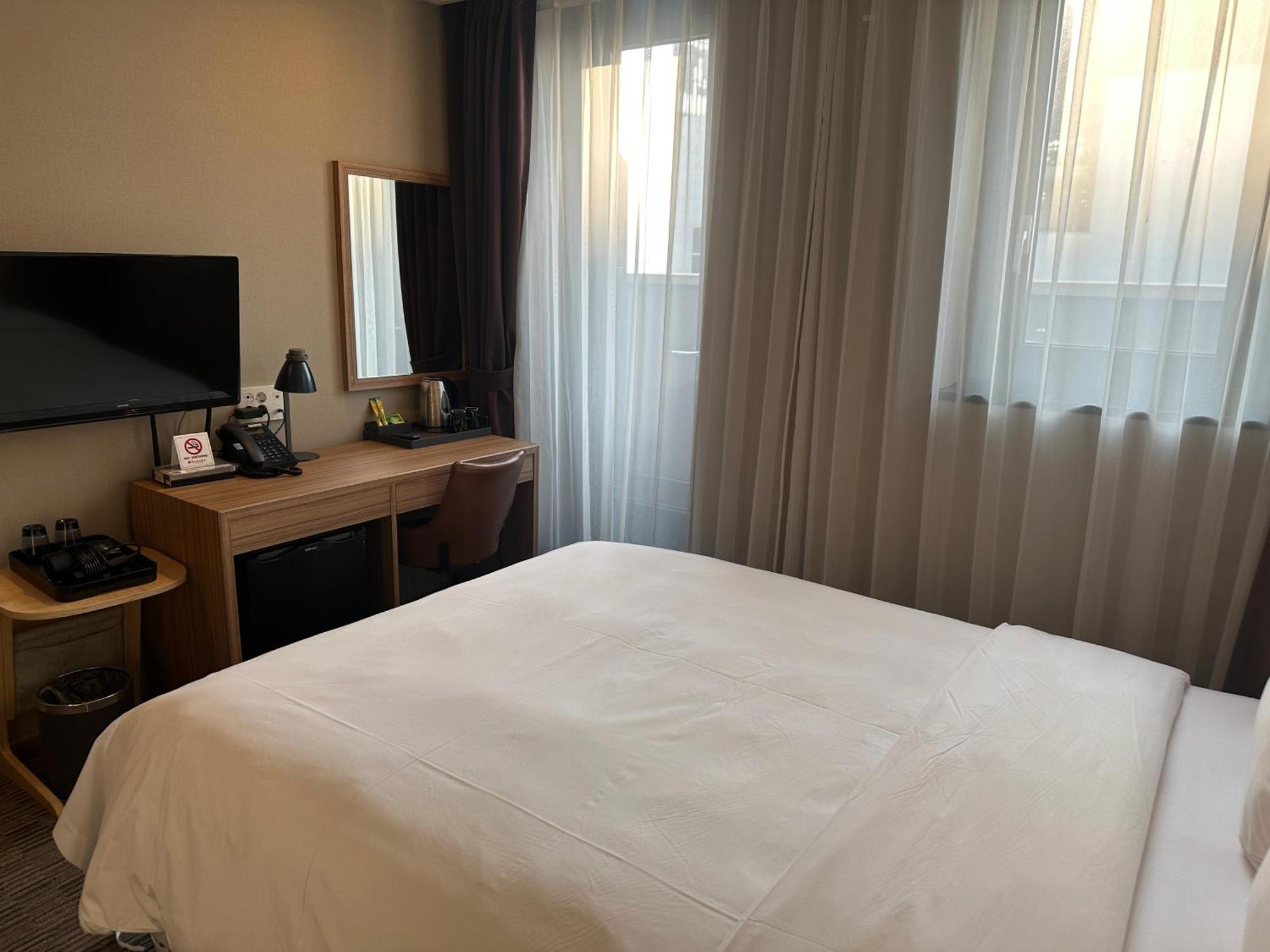 Golden Harbor Hotel Pyeongtaek Bagian luar foto