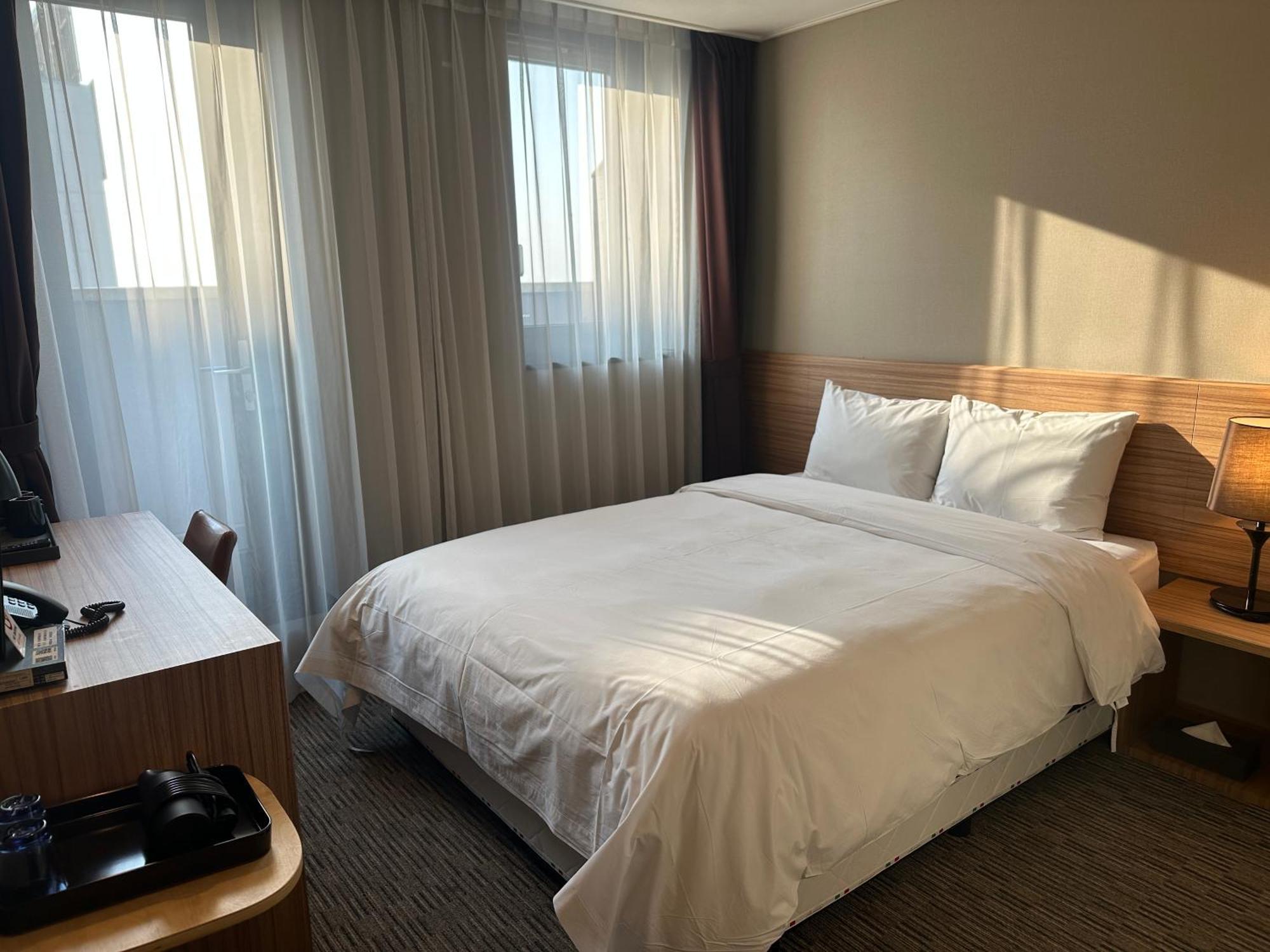 Golden Harbor Hotel Pyeongtaek Bagian luar foto